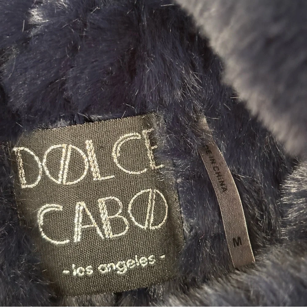 Dolce Cabo los angelos Women's Blue Faux Fur Sweater Vest Size Medium - Picture 4 of 17